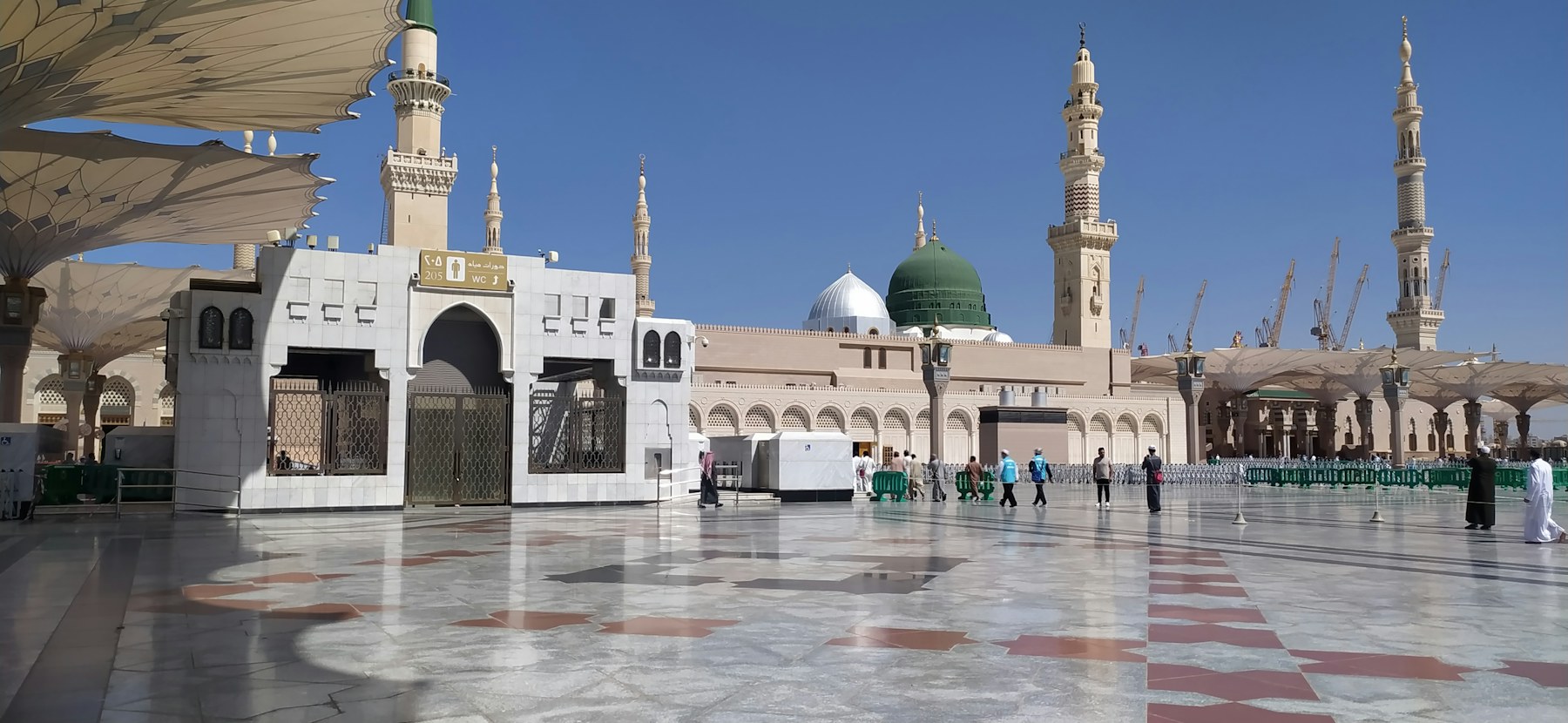 Masjid an-Nabawi in Madinah